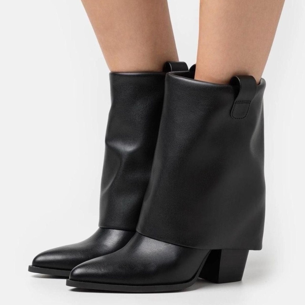 Steve Madden Black Leather Ankle Boots Size 9